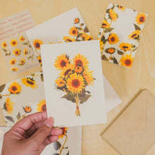 Load image into Gallery viewer, Sunflower Fields Greeting Card Set
